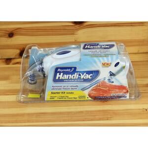 New Reynolds Handi-Vac Vacuum Sealer Freezer Storage Bag Starter Kit